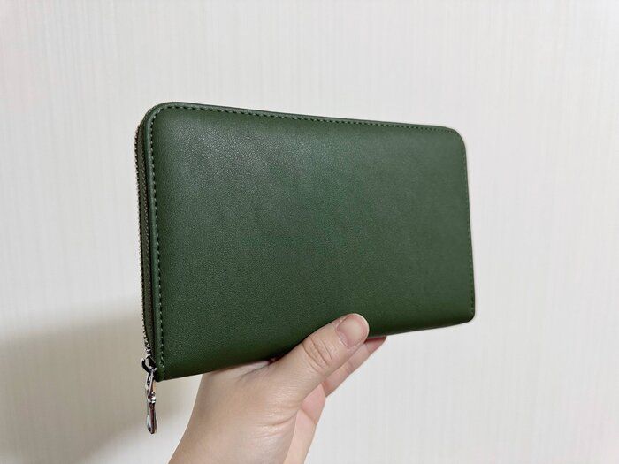 【家計のシンプル化】リピ買いするほどお気に入り！ぜ〜んぶまとめて入る「大容量の通帳ケース」がいい感じ！
