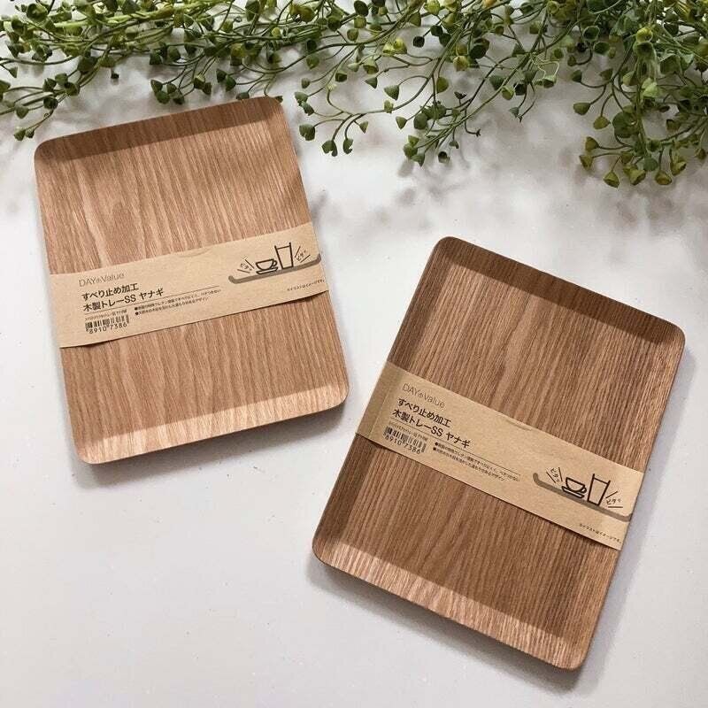 薄くて軽い！ニトリのトレーはおやつ時間にちょうどいいサイズ