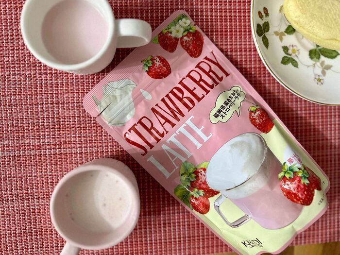 【KALDI新商品】あまおう苺の種まで堪能！「ストロベリーラテ」で自宅がカフェに大変身♪
