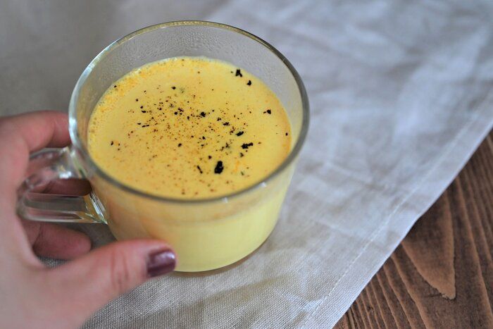 ネクストブレイク必至！材料3つ！100均で買える○○を使って作る「ゴールデンミルクラテ」レシピ