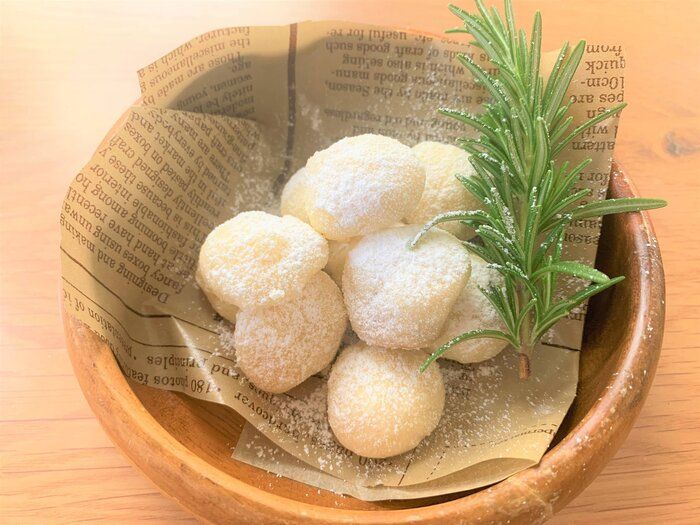 レンジで2分！サクホロ食感が美味しい【スノーボールクッキー】