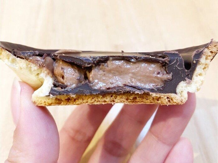 【セブン】149円の絶品タルト！サクサクすぎて食べこぼし注意！