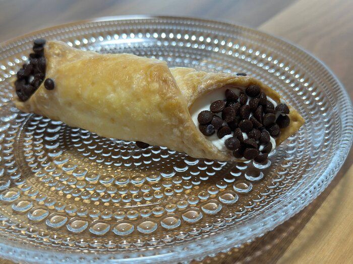 【セブン】マリトッツォの次は「カンノーロ」？！イタリア発祥の新作スイーツがアツイ！