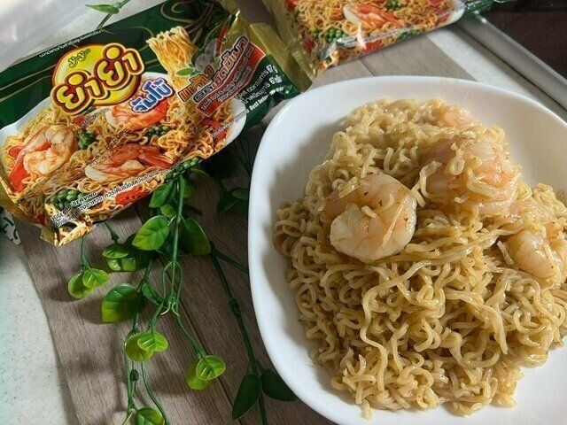 【カルディ】タイ屋台の定番！バジル味の汁なし焼きそばが美味しい！