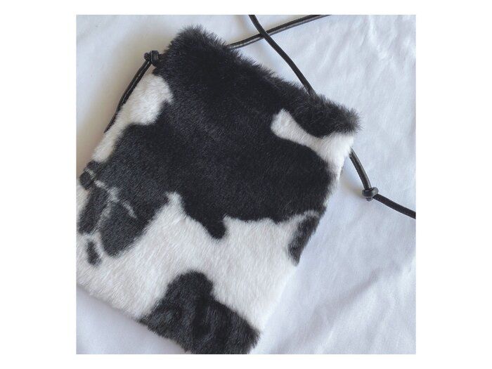 衝撃価格！【しまむら】770円でトレンド牛柄バッグも手に入る？！