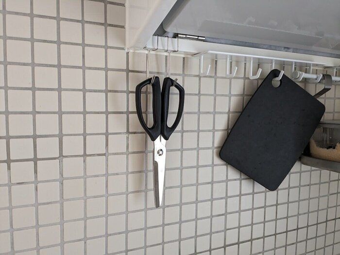 【セリア】料理も掃除もラクに！レンジフード下を有効活用できる便利グッズ