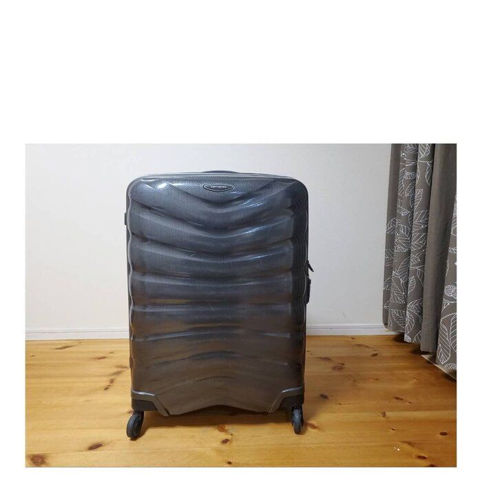 スーツケースがたくさんあるお宅必見！スペースを有効活用できる収納技