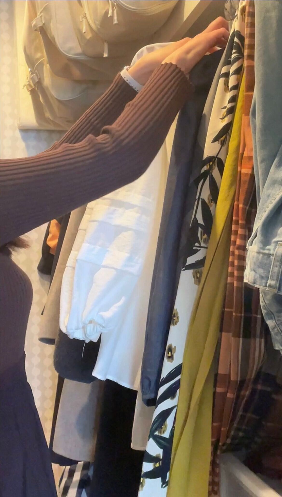 【片付け】増えすぎた洋服の対処法とは！？