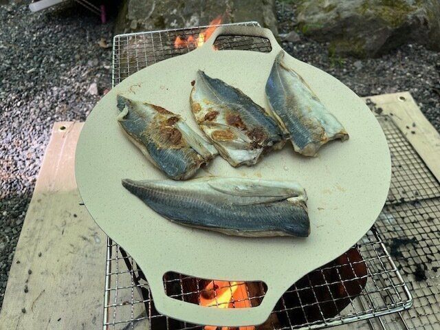 【3COINS】キャンプやバーベキューなどのアウトドアに活躍してくれるグリドルパンがおしゃれ！