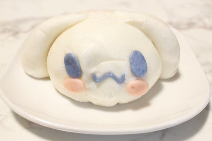 可愛すぎて食べれない！ローソンに白あんたっぷりのシナモロールまん登場