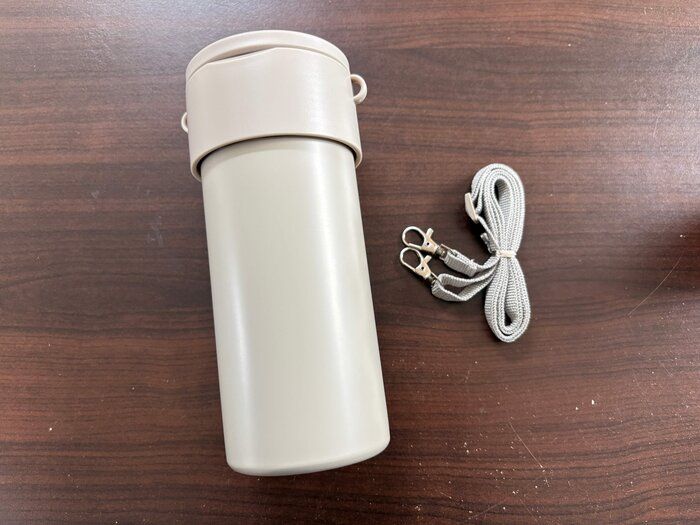 「水筒より便利」スリコのペットボトルクーラーが便利すぎて手放せない！売り切れる前にゲットして【 3COINS】