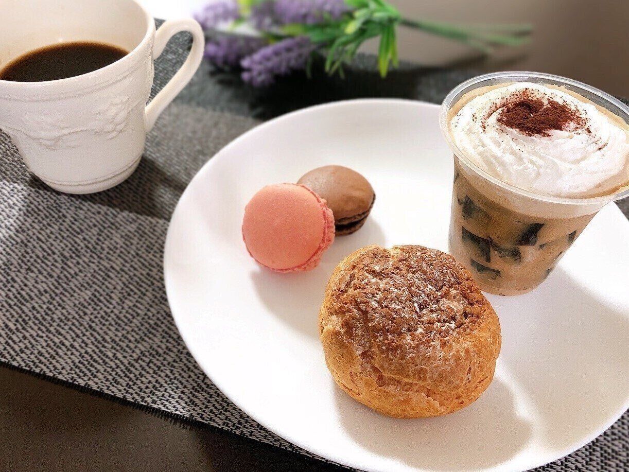 【自己紹介】最新コンビニスイーツはお任せ！甘いもので頑張るモンチママです