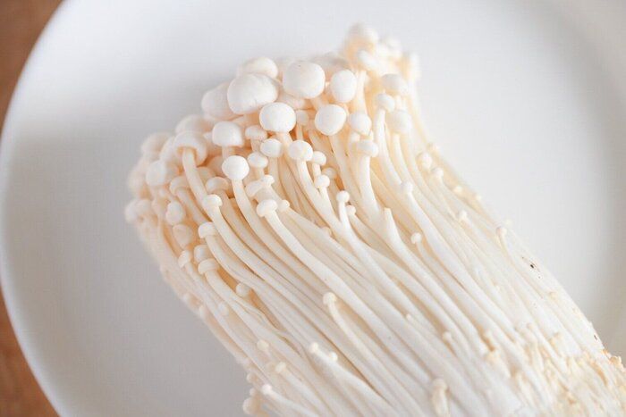 【旬食材】えのきだけの石づき切り落として保存してる？正しい保存方法＆メイン食材えのきだけで作れるレシピ２選