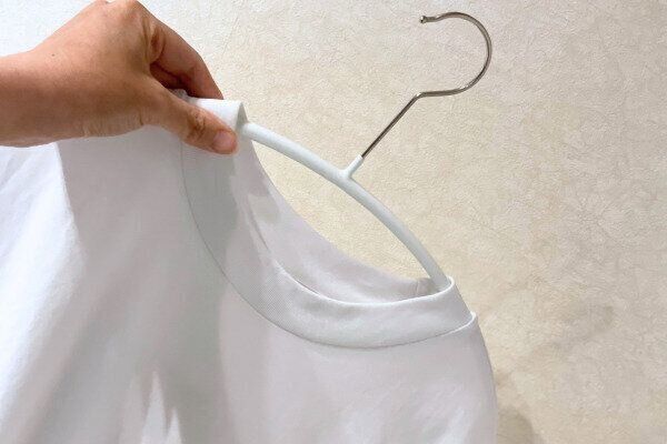 「ハンガーが時短グッズ！？」めんどうな家事が減るミニマリスト的衣類収納法