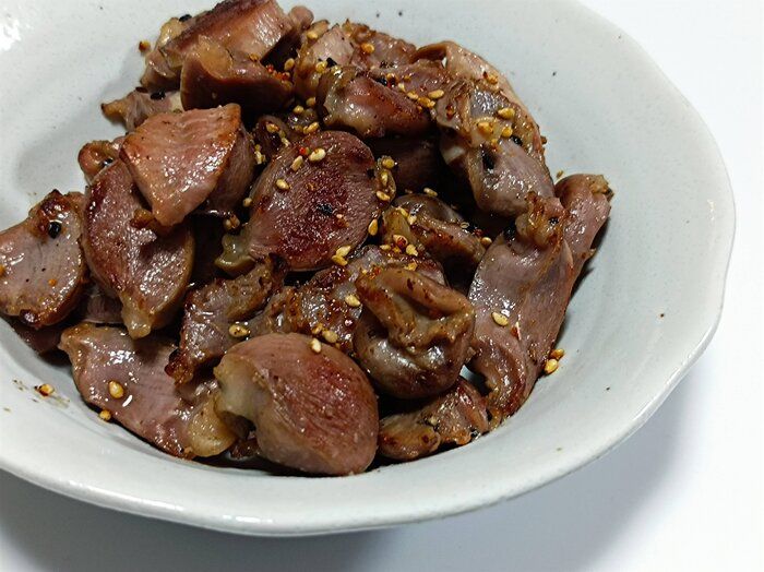 【おうちで居酒屋】コリコリした食感がたまらない簡単おつまみレシピ！お酒が進む簡単おつまみ！砂肝のごま油炒め