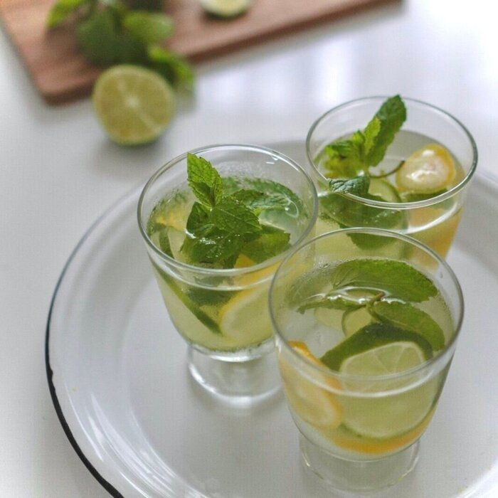 【自己紹介】「40歳から始めるポーセラーツサロン」講師の川村はるかです。