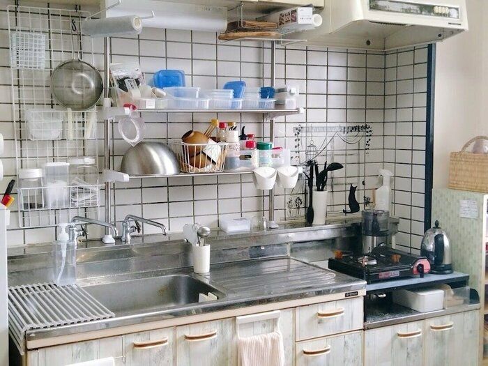 毎日の家事が時短に！さっと出し入れできるキッチン収納の工夫４つ