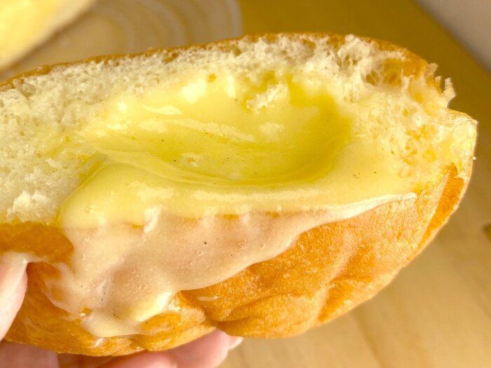 【ファミマ】溢れんばかりのクリームとふわもち生地を堪能できる“温ドーナツ”