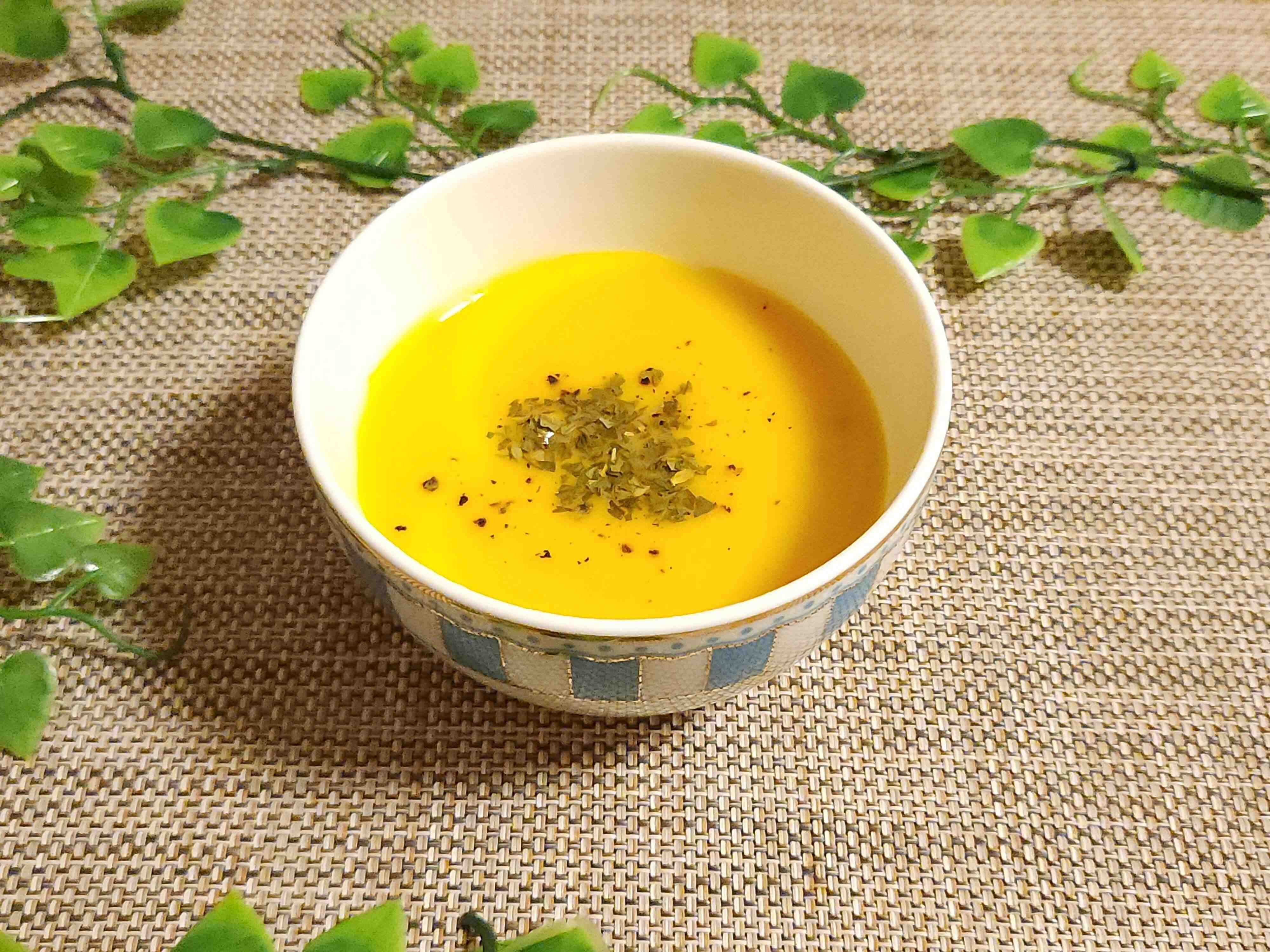 【ハーブごはん】レモングラス香るバターナッツかぼちゃのスープ