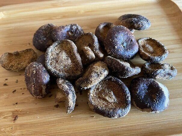 【カルディ】刺激的！新感覚のしいたけスナックが登場！