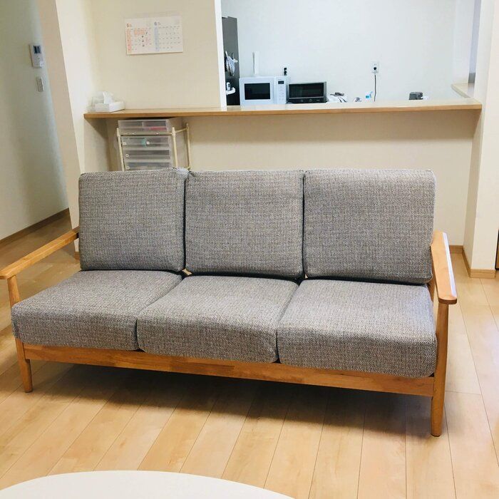 【元ミニマリストが６年ぶりにソファを購入】ソファ生活のメリットとデメリット