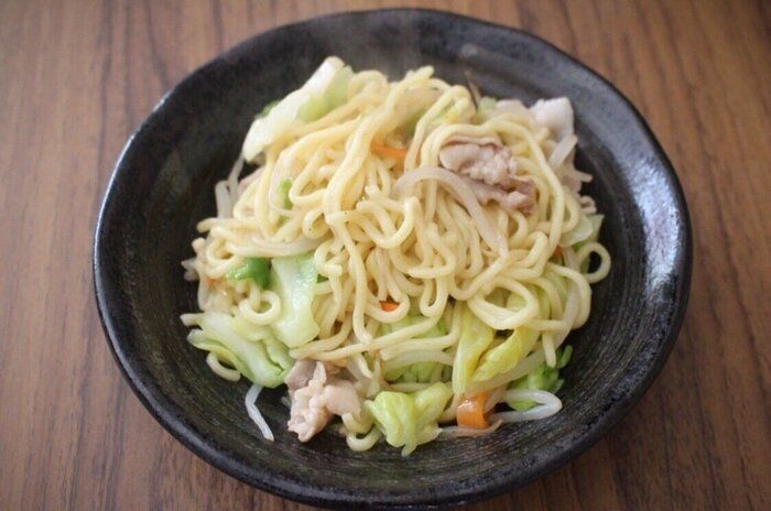 【業務スーパー】調理時間10分！忙しいときは炒めるだけ"塩焼きそば"が簡単&ウマい！