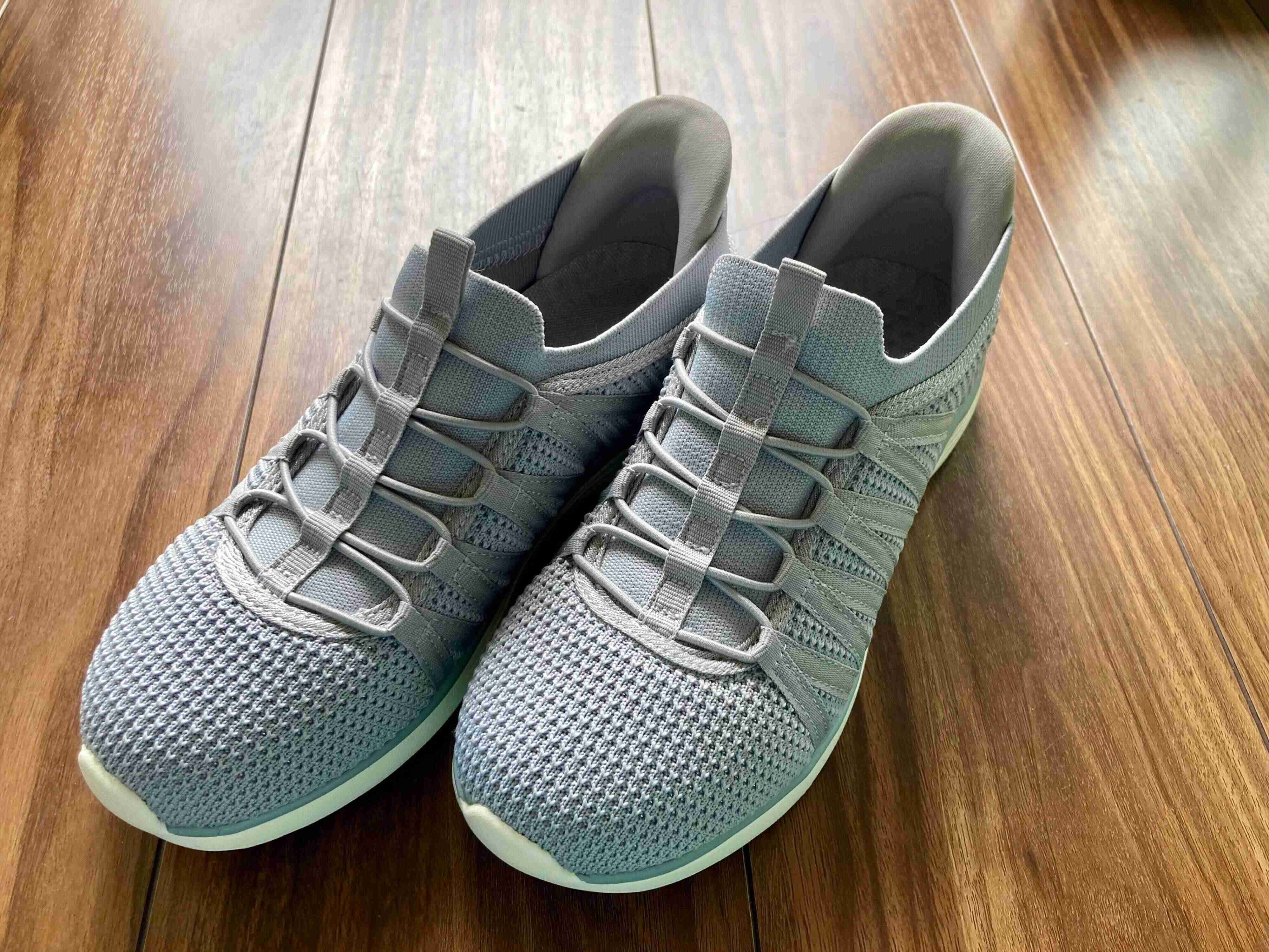 もう手放せない！ママ・主婦のスニーカーは立ったままスパッと履ける「スパットシューズ」が正解！