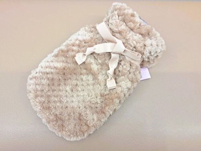 モコモコがかわいい【ワークマン】ちっちゃい最適サイズの湯たんぽ