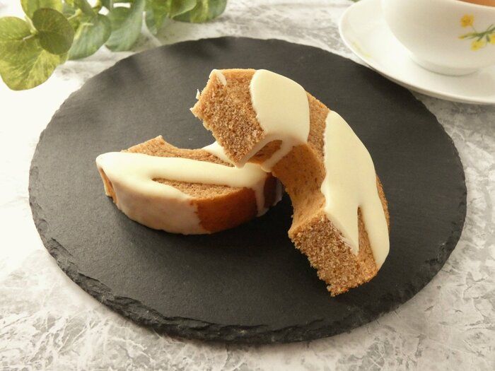 【ファミマ】Afternoon Tea監修の極上スイーツ「紅茶とホワイトチョコのバウムクーヘン」