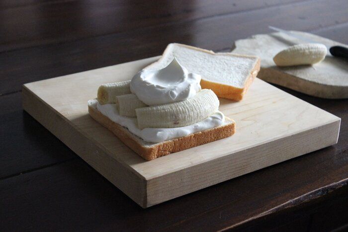 作らないおやつ！お手軽なのに、まるでケーキなバナナクリームサンド
