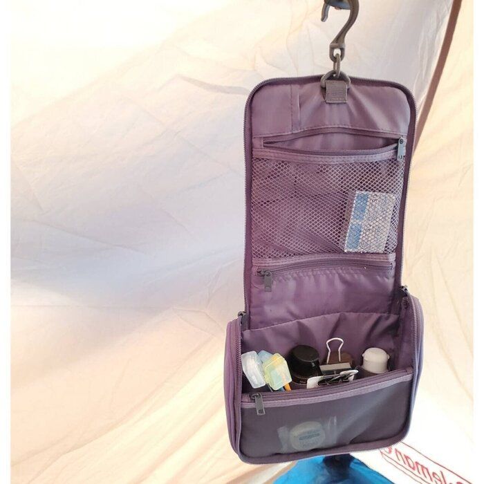 〈無印良品〉キャンプで重宝！吊して使える洗面用具ケース