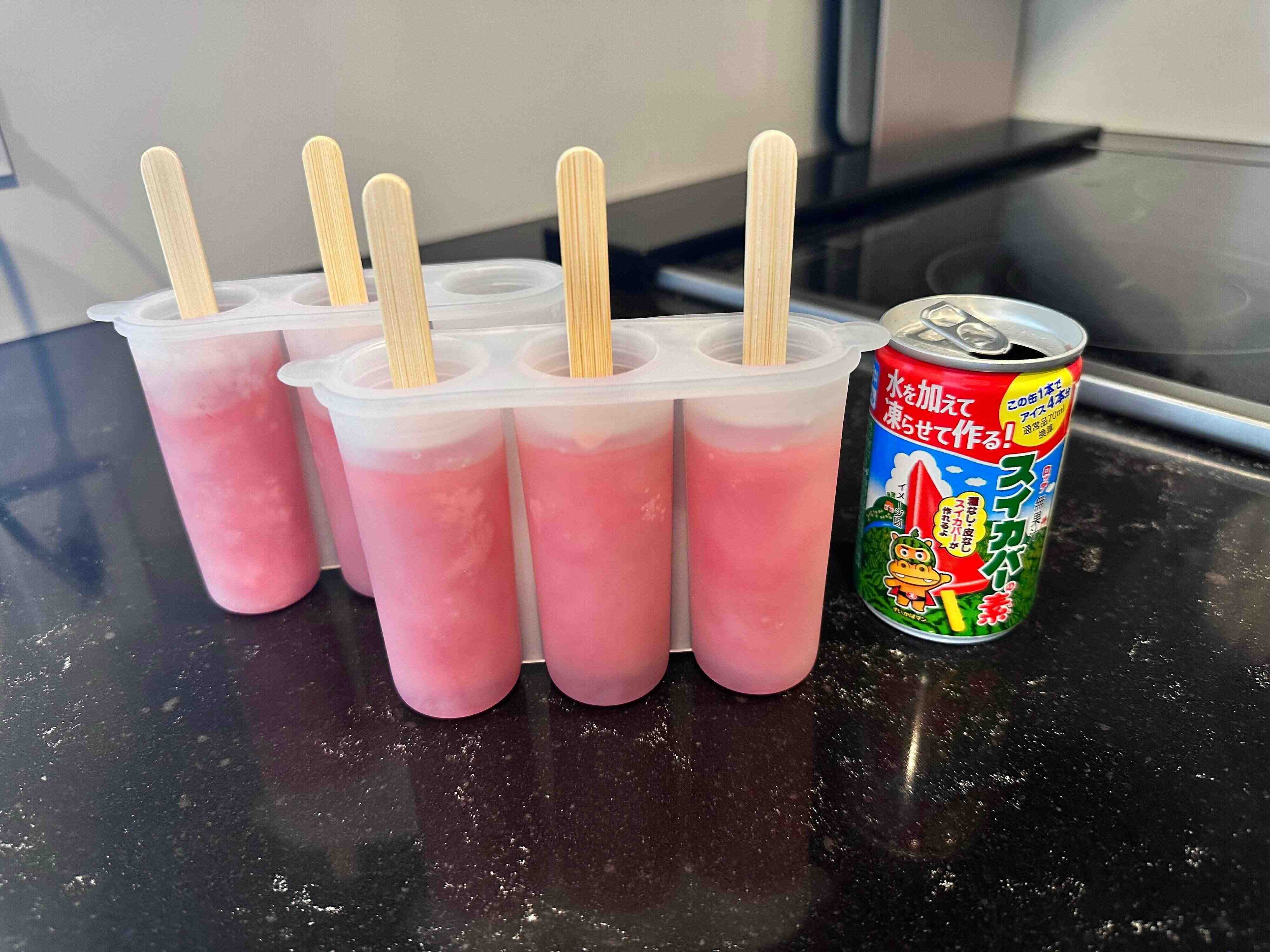 【ダイソー】自宅で簡単にスイカバーが作れてしまう！ストックしておきたくなるスイカバーの素