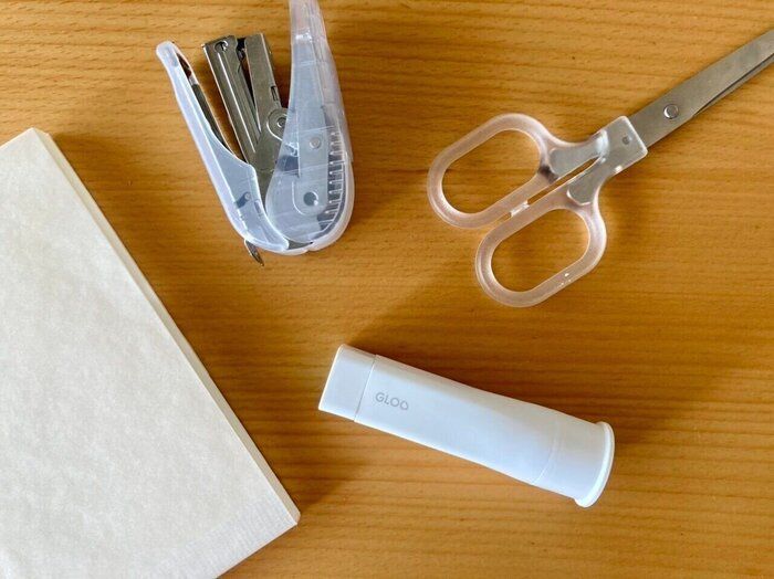 【セリア】角までぬりやすいコクヨのノリをセリアで