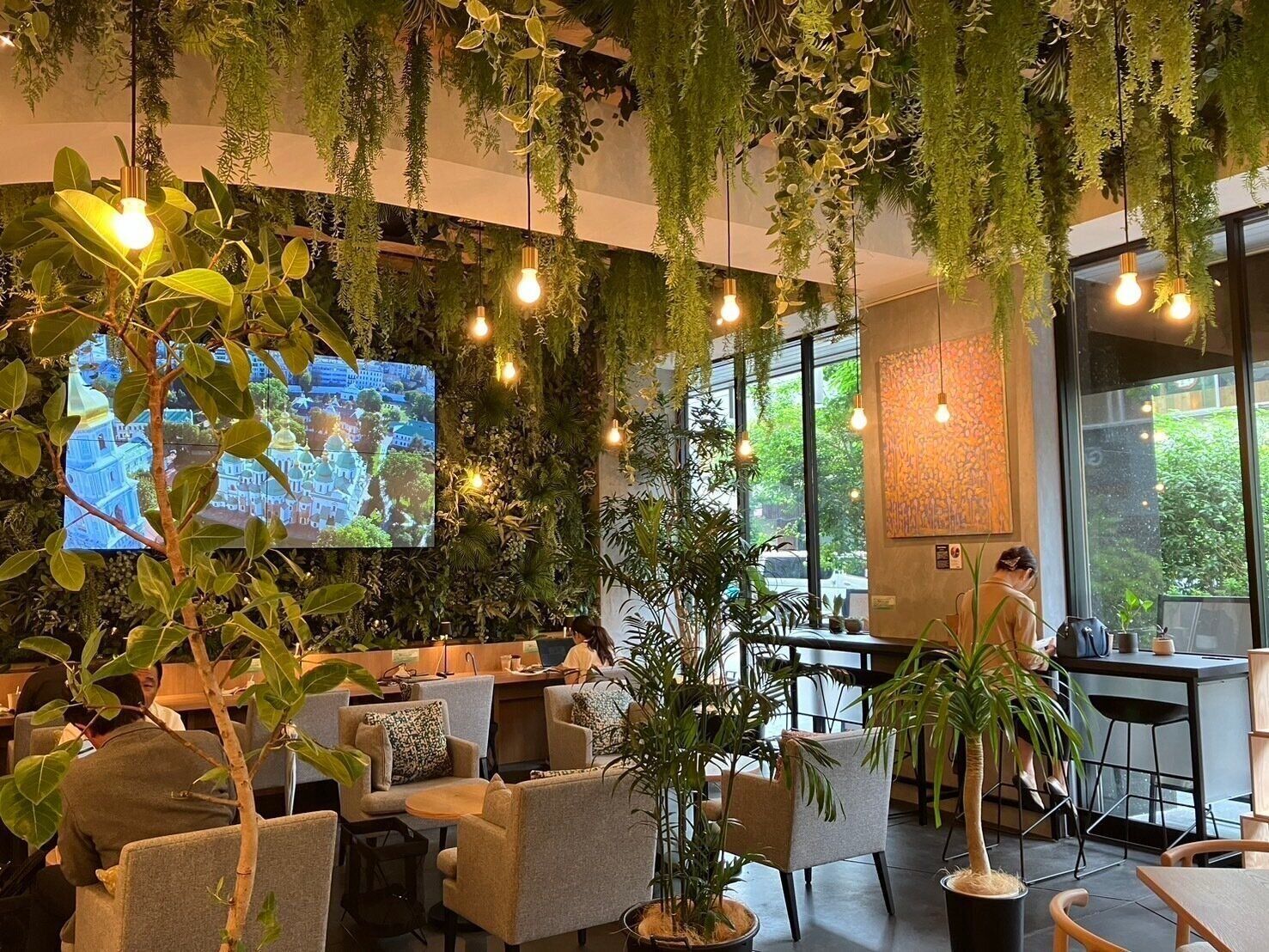 これは穴場！ひとりで利用するもよし、子どもと休憩も可能なカフェラウンジって？