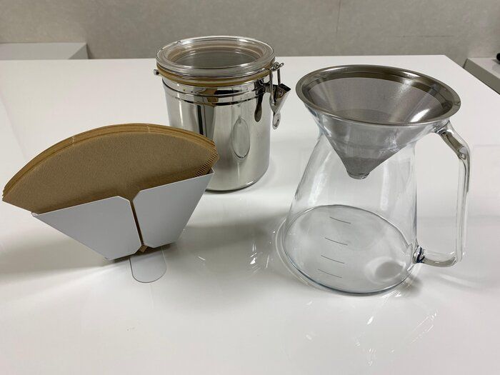 tower＋ブックエンド 円錐型のコーヒーフィルターを浮かせて収納