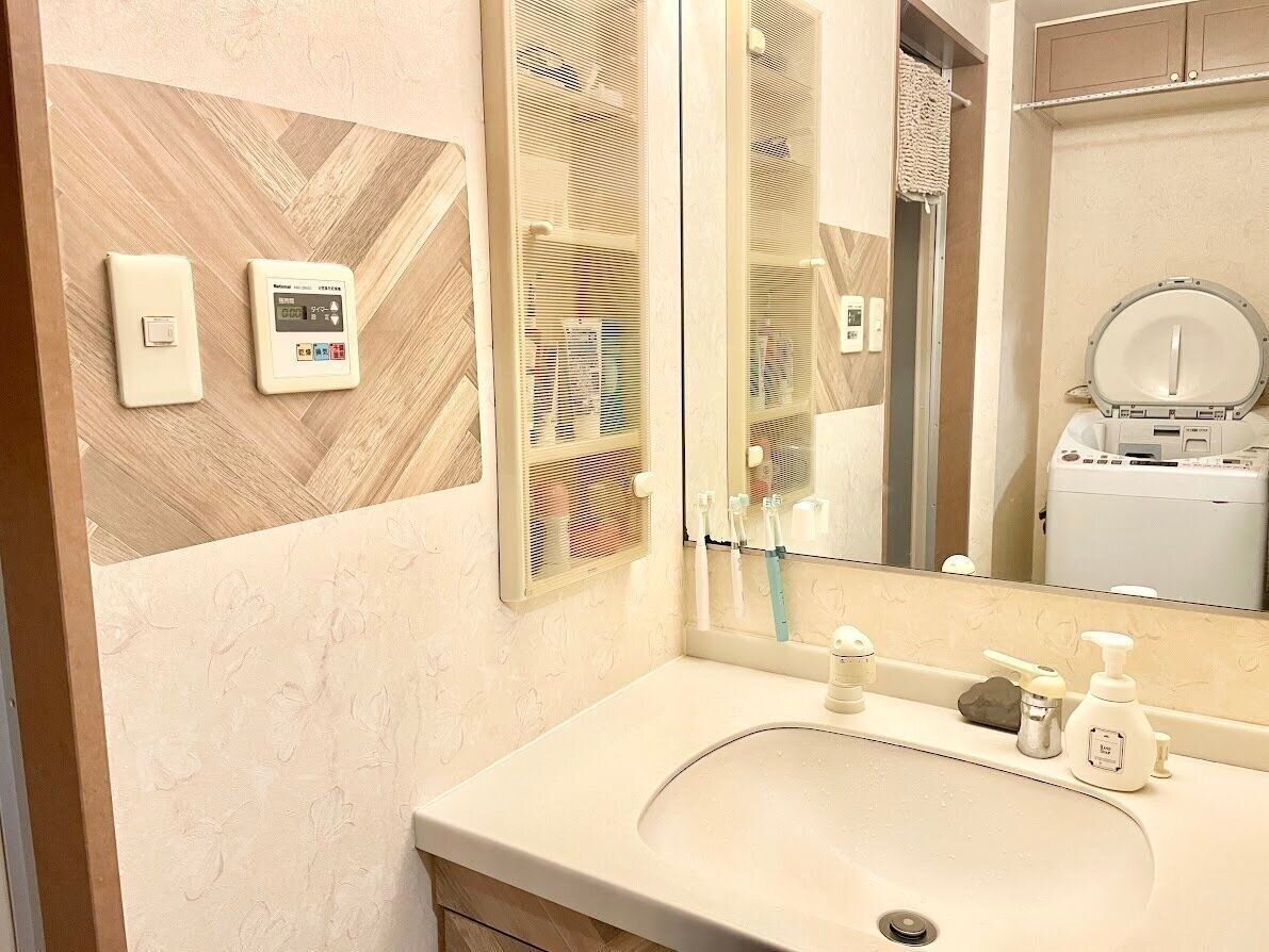 やめたら収納も身支度もラクになった！メイクは洗面所でって誰が決めたの？