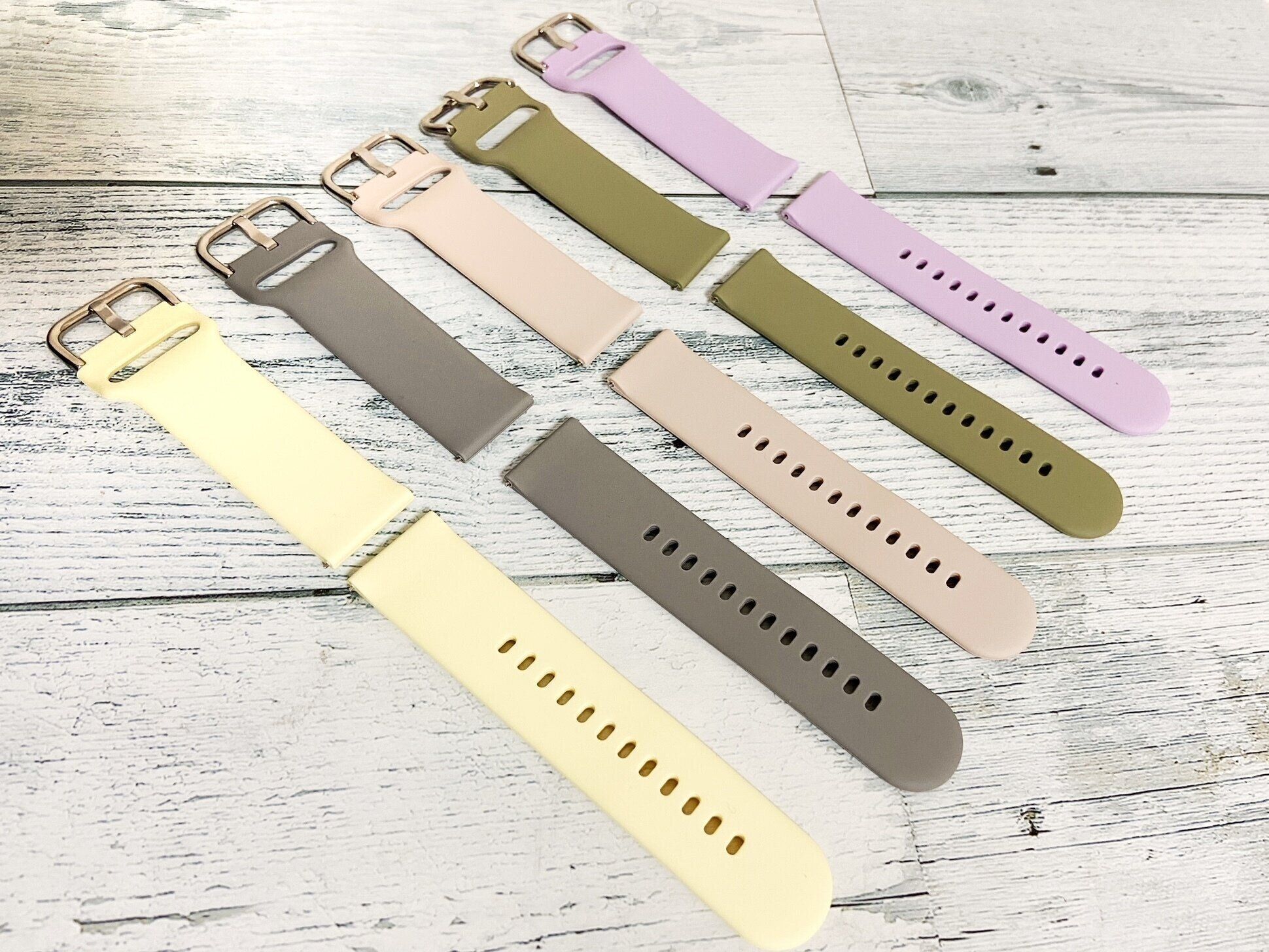 3COINSのスマートウォッチ「デバイスバンド」をもっとおしゃれに！待望の専用アイテムが発売したよ～！