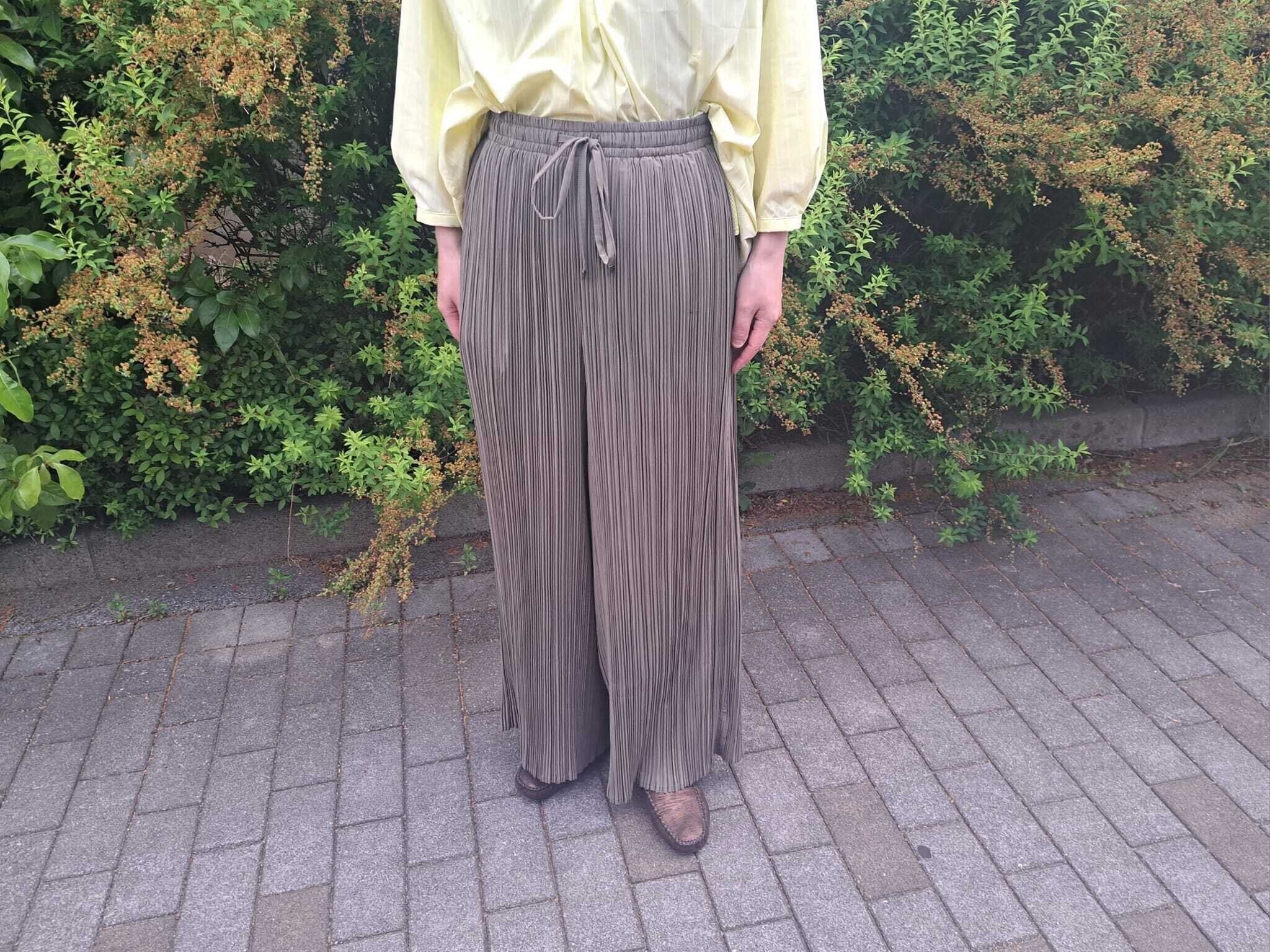 見つけたら即買い【ワークマン】撥水プリーツワイドパンツが優秀すぎる