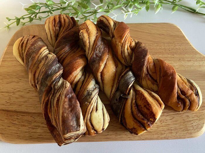 【成城石井】カカオ＆バターの濃厚な味わいがたまらないちょっとリッチなスティックパンに注目！