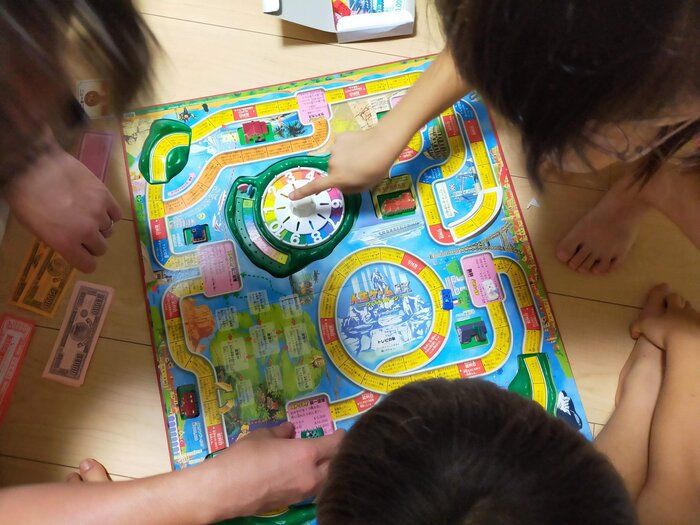 実は最高に簡単なマネー教育ゲームだった？定番人生ゲームはここが面白い！