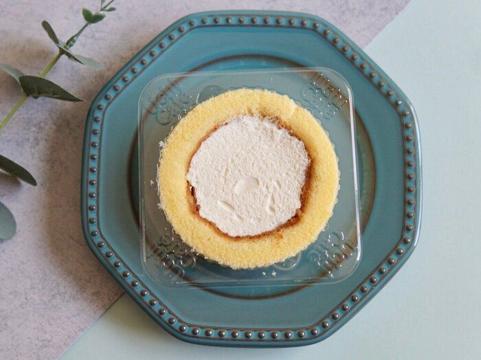 【ローソン】クリームが変わってリニューアル。７代目の「プレミアムロールケーキ」