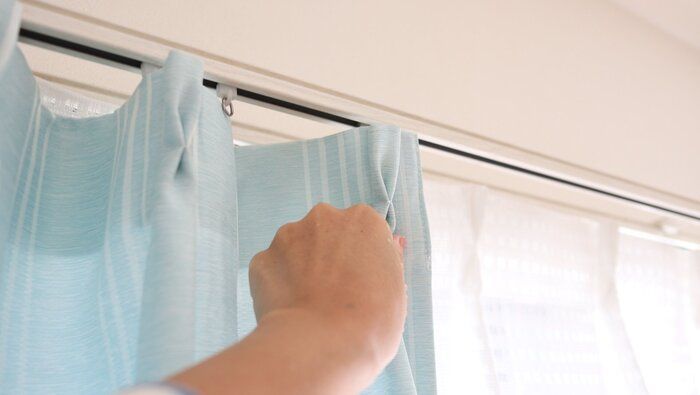 「もっと早くやっておけば良かった…」カーテン洗濯の面倒は、こう手放す！