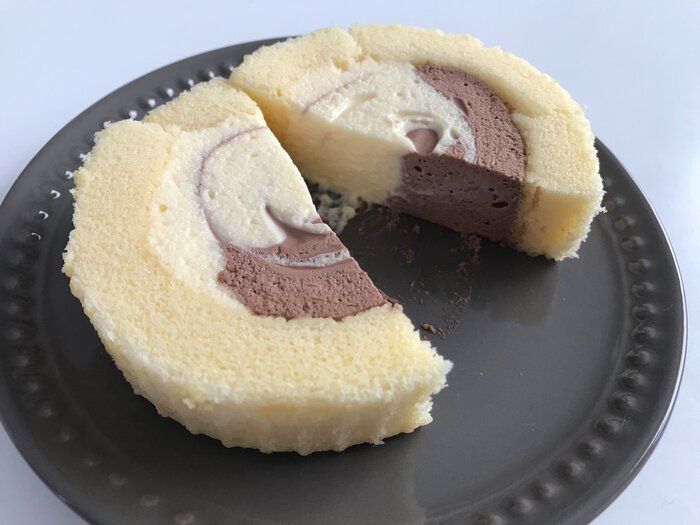 【ローソン】濃厚カスタードとチョコの相性抜群です！八天堂コラボにやられました