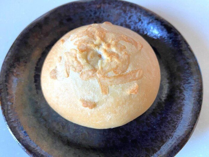 【カルディ】まんまるのサクサクパイにたっぷりのお肉！冷凍コーナーの新商品に注目