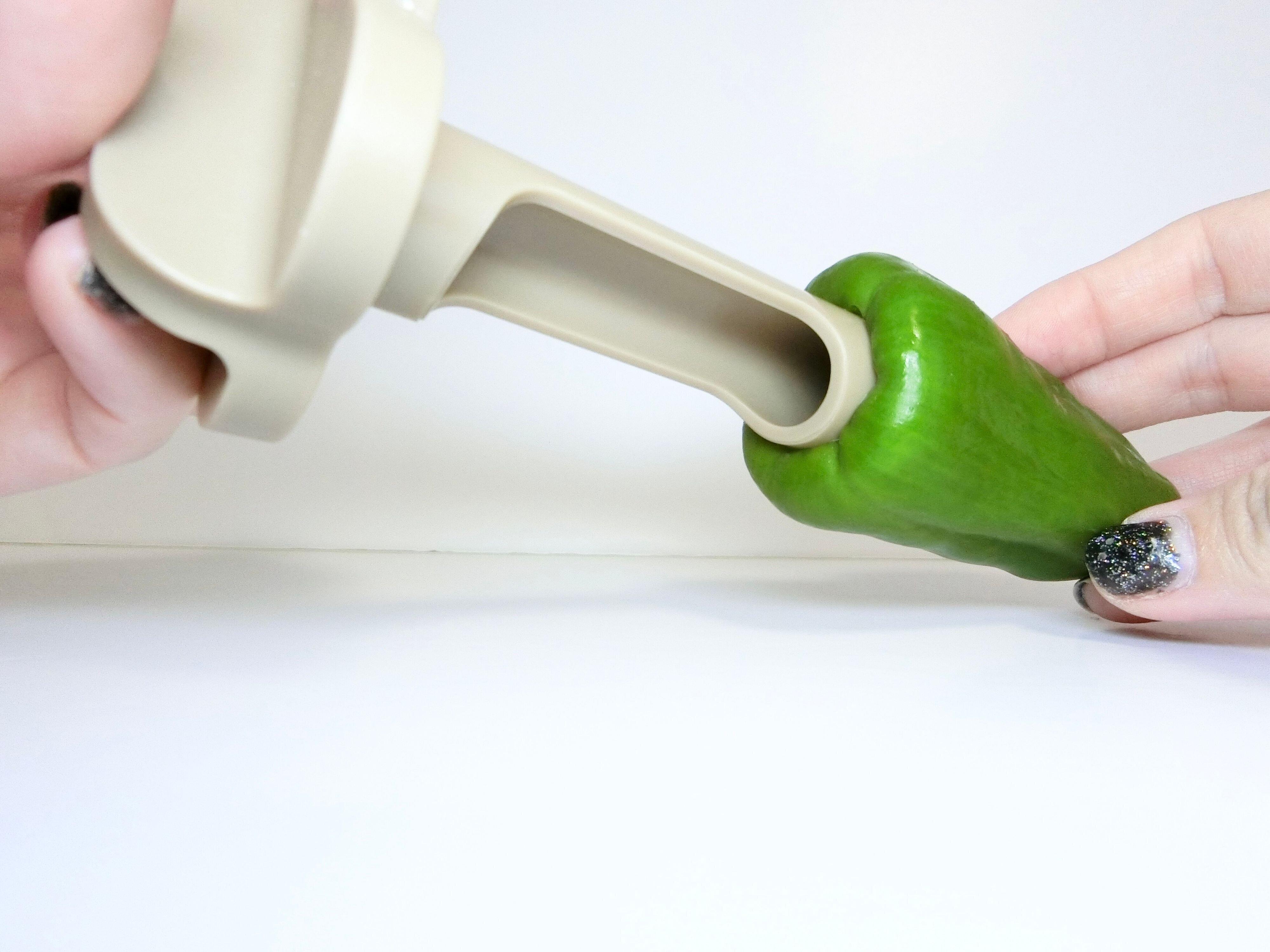 【3COINS】こりゃ便利だ～！ピーマンに特化したアイディアキッチングッズが新登場