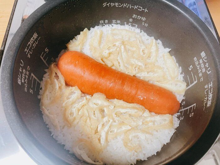 旬の甘いにんじんを丸ごと使った炊き込みごはんレシピ