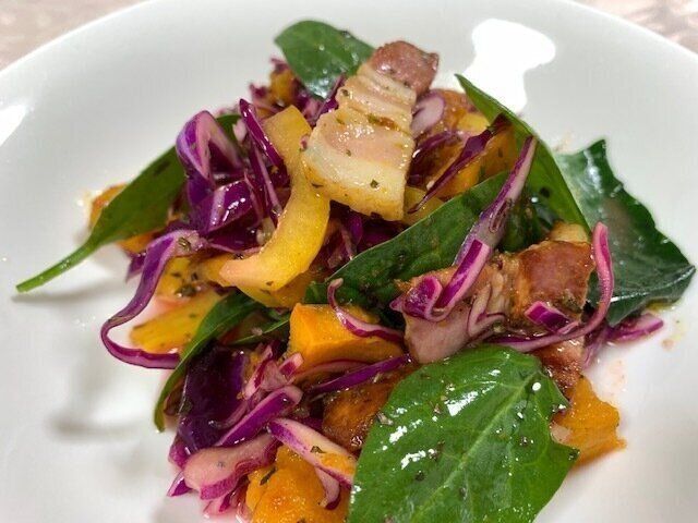 「15分ごはん」デパ地下風！？　紫キャベツの色鮮やかサラダ