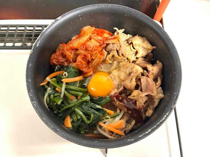 まるでお店の味！冷蔵庫の残り物で作る「石焼き風ビビンバ」が最高すぎた