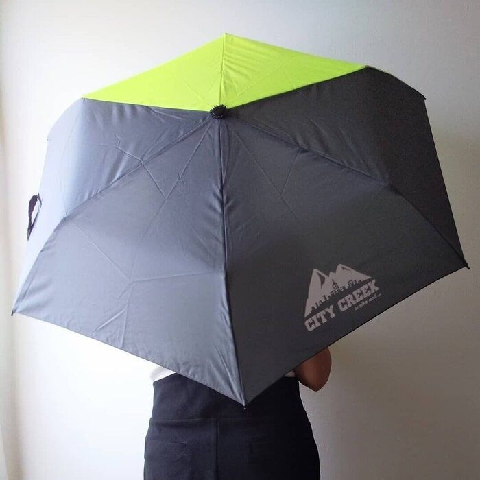 男の子にもおすすめ！男女兼用のスポーティな軽量折りたたみ傘
