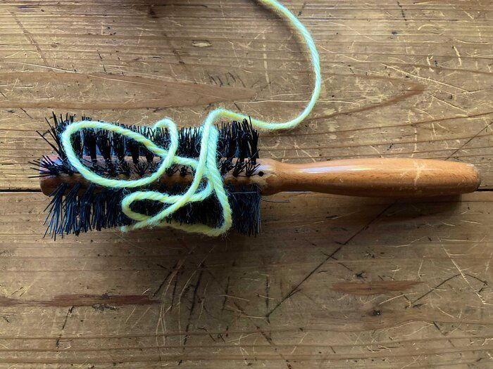 フランクフルト化したロールブラシ！髪の毛を根こそぎ取る気持ちイイ裏ワザ